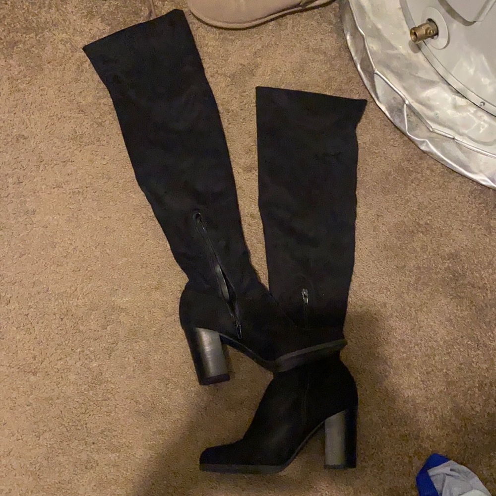 Guess black heeled boots